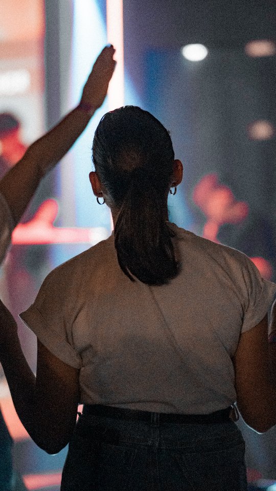 "Quando você pensar que não pode fazer nada, lembre-se de que você pode orar."

Essa foi uma frase que marcou a palavra da quarta-feira passada na nossa Reunião de Crescimento Espiritual. Estamos aprendendo com a série "Igreja Sendo Igreja" sobre como estamos vivendo nossos dias e se de fato estamos agindo de acordo com aquilo que somos, uma igreja. Amanhã vamos estar reunidos mais uma quarta para aprendermos ainda mais e queremos que você esteja aqui conosco. Venha fazer parte da nossa RCE às 19h e saia cheio por essa palavra que tem transformado nosso caráter como cristãos!❤️‍🔥

#igreja #palavradedeus #biblia